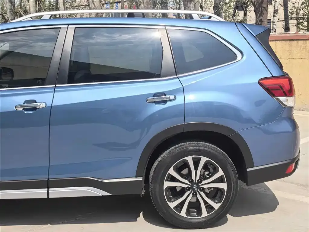 Subaru Forester 2022 из CN, фото 2