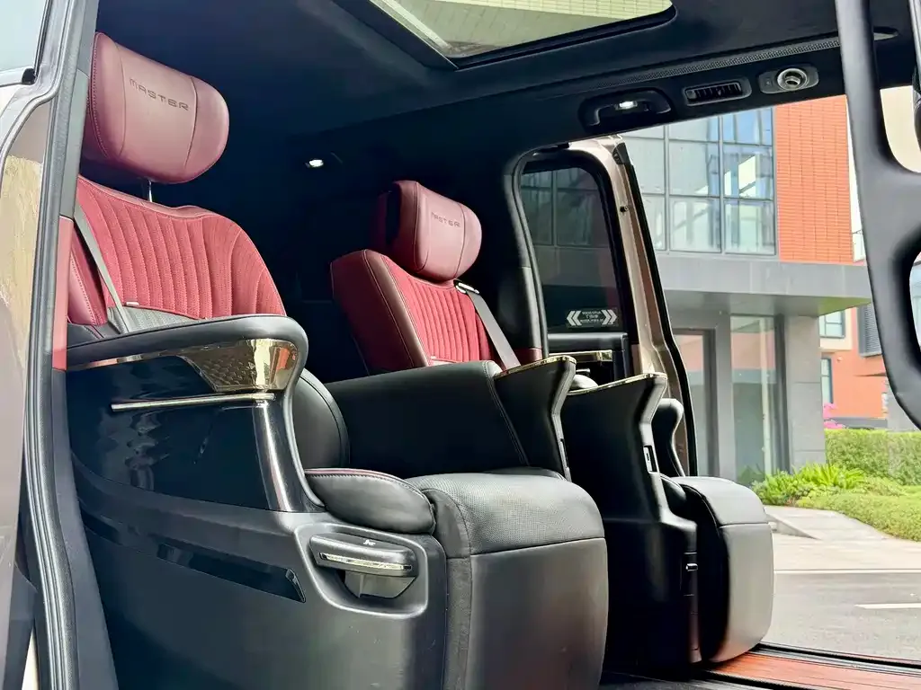 GAC Motor Trumpchi M8 — фото 8