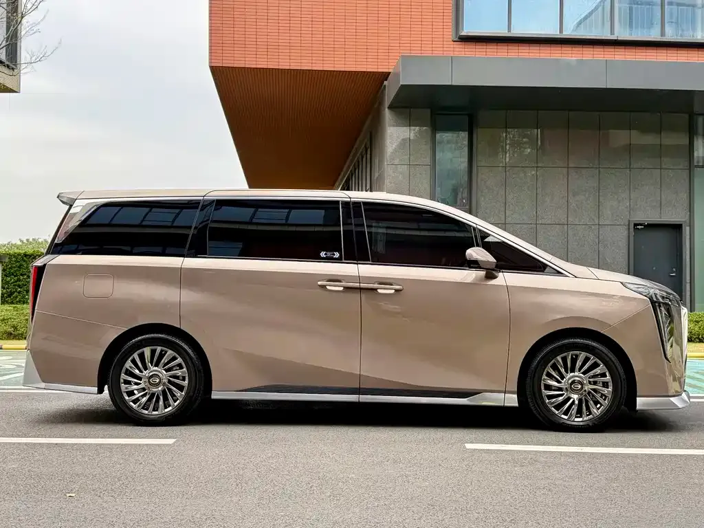 GAC Motor Trumpchi M8 — фото 3