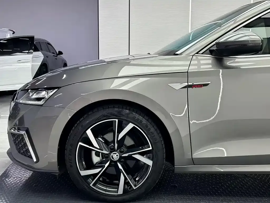 Skoda Octavia — фото 8
