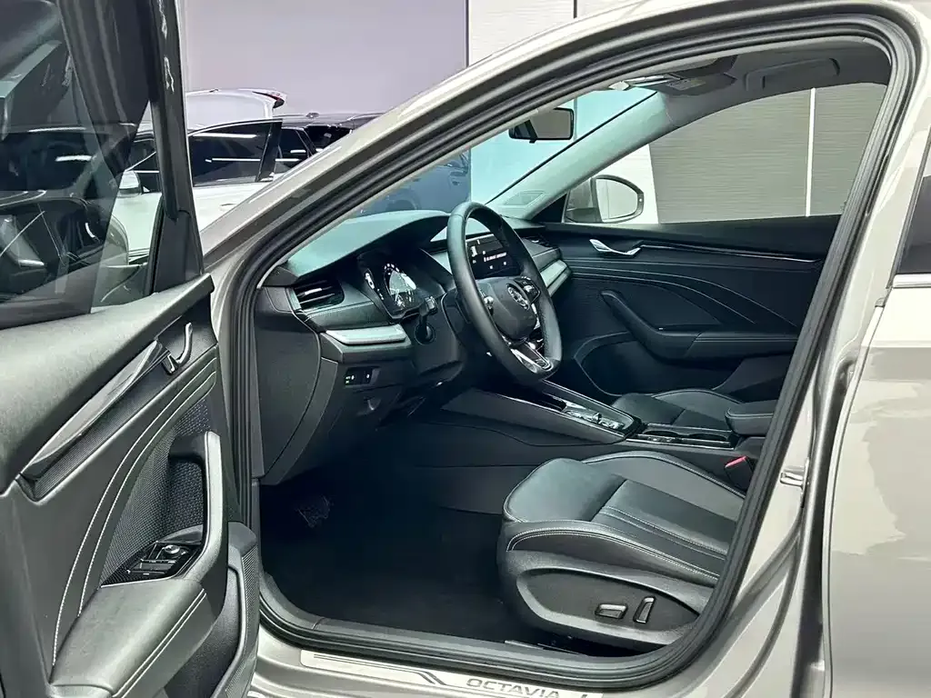 Skoda Octavia — фото 5