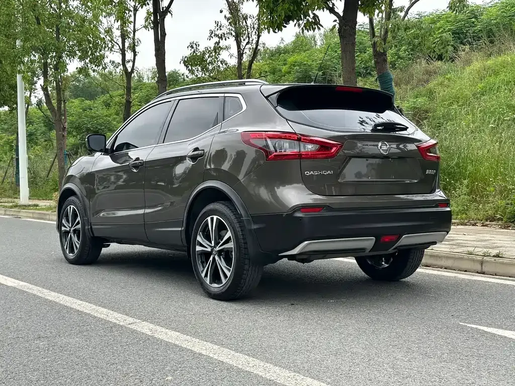 Nissan Qashqai — фото 9