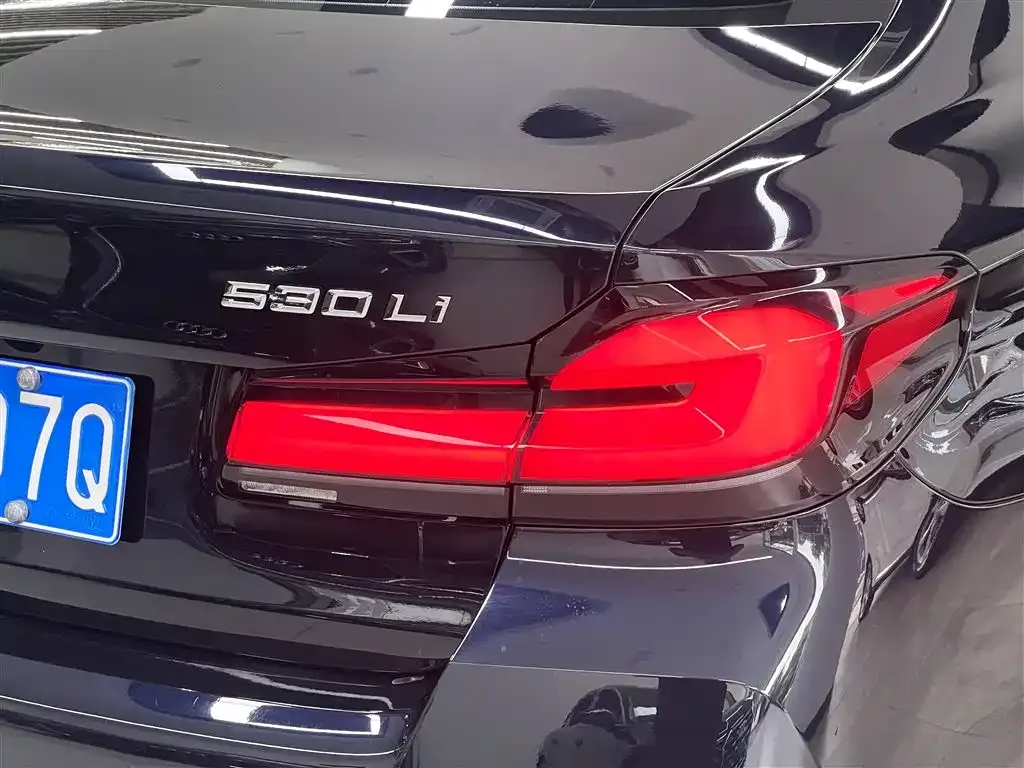 BMW 5 Series — фото 10
