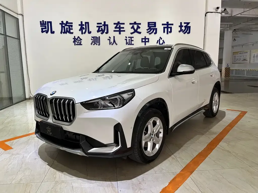 BMW X1 — фото 1
