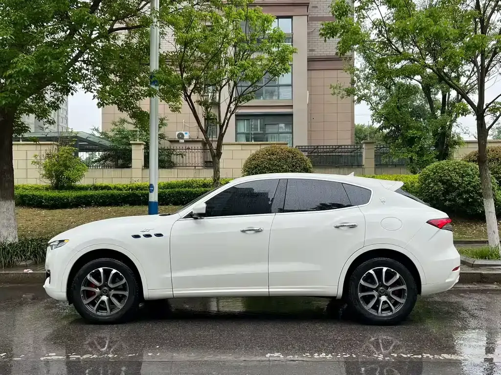 Maserati Levante 2023 из CN, фото 9