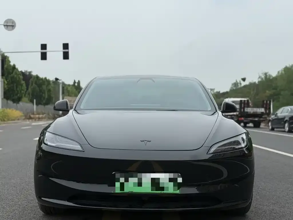 Tesla Model 3 — фото 2