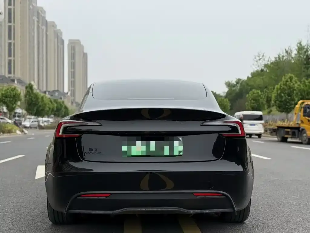 Tesla Model 3 — фото 3