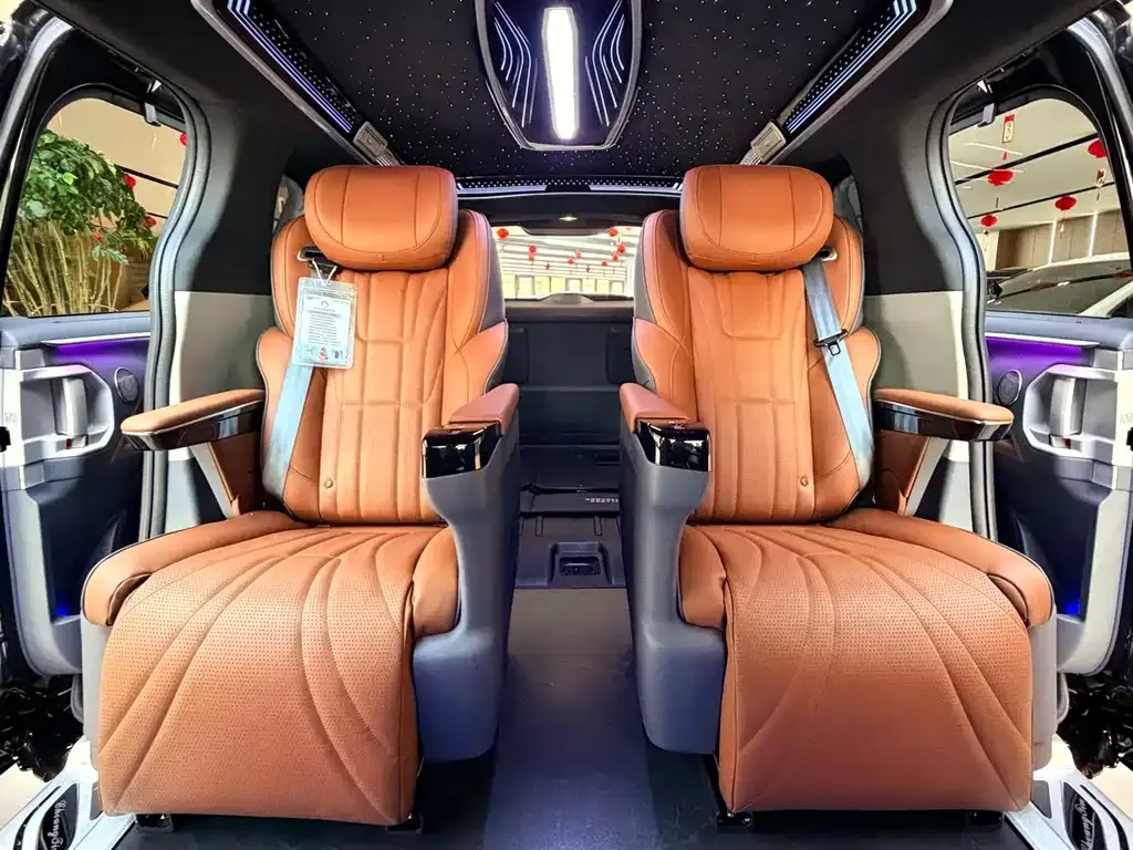 Toyota Sienna — фото 8