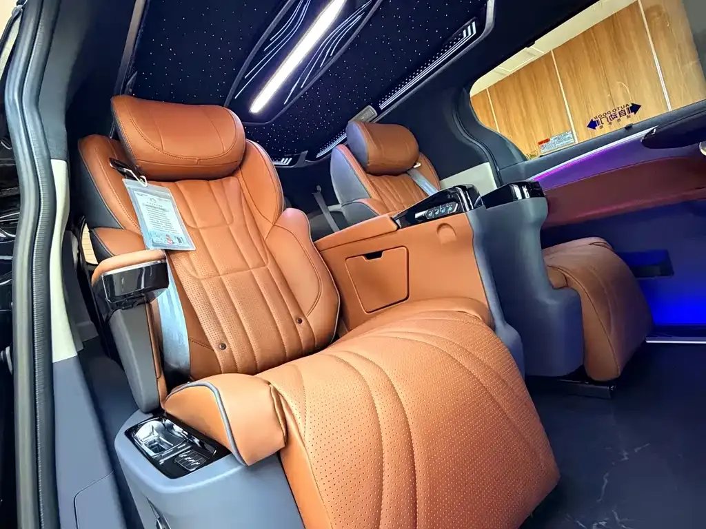 Toyota Sienna — фото 6
