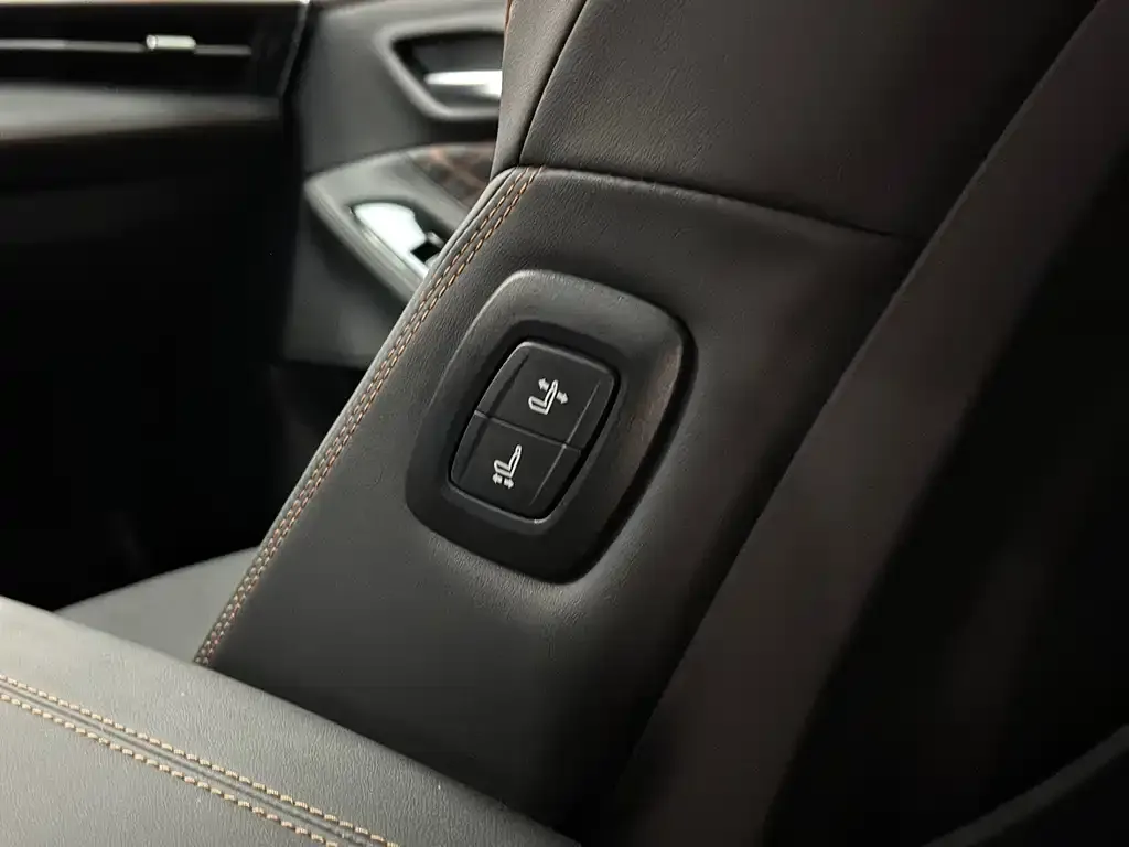 Toyota Avalon 2024 из CN, фото 2