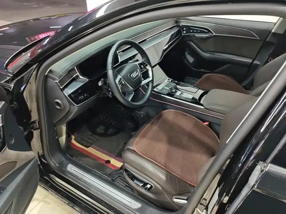 Audi A8 — фото 5