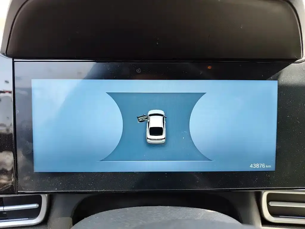 Hyundai Elantra — фото 2