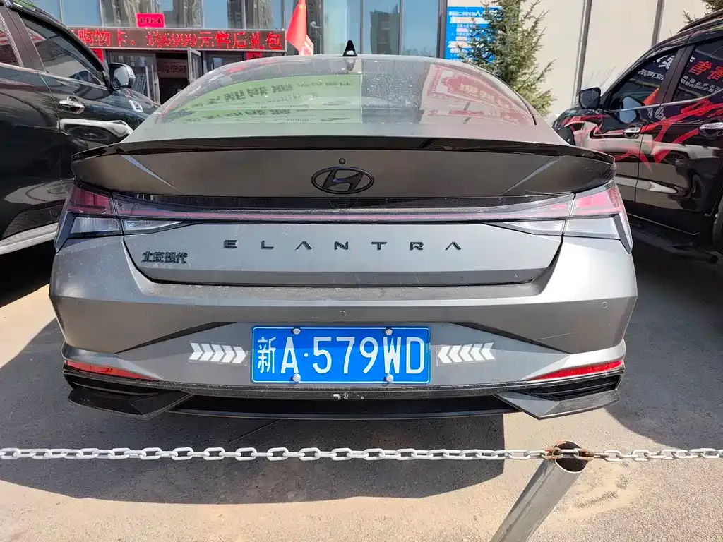 Hyundai Elantra — фото 3