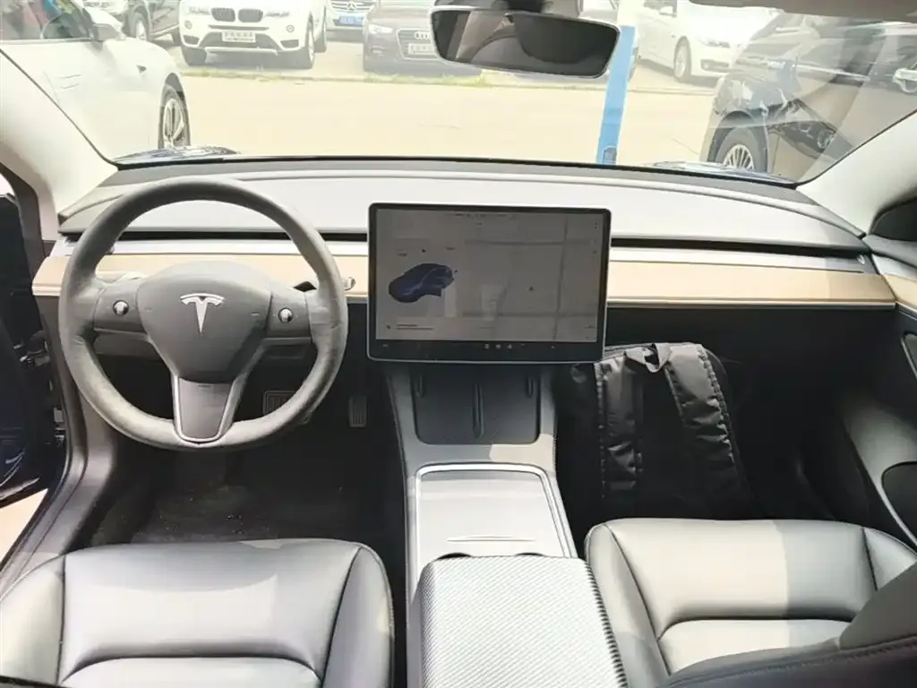 Tesla Model 3 — фото 5