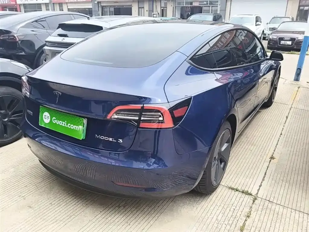 Tesla Model 3 — фото 9