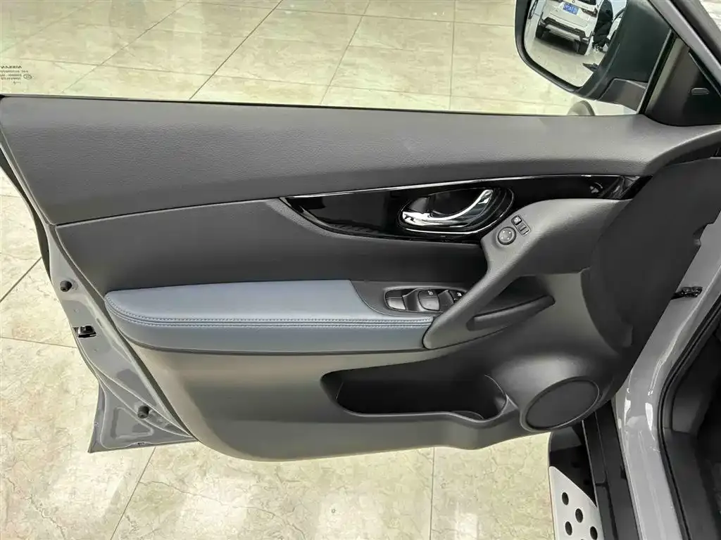 Nissan X-Trail 2025 из CN, фото 4