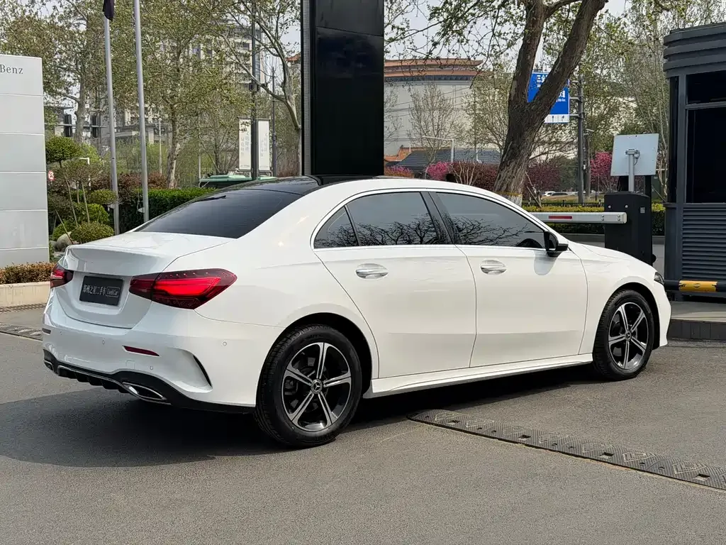 Mercedes-Benz A-Class — фото 10