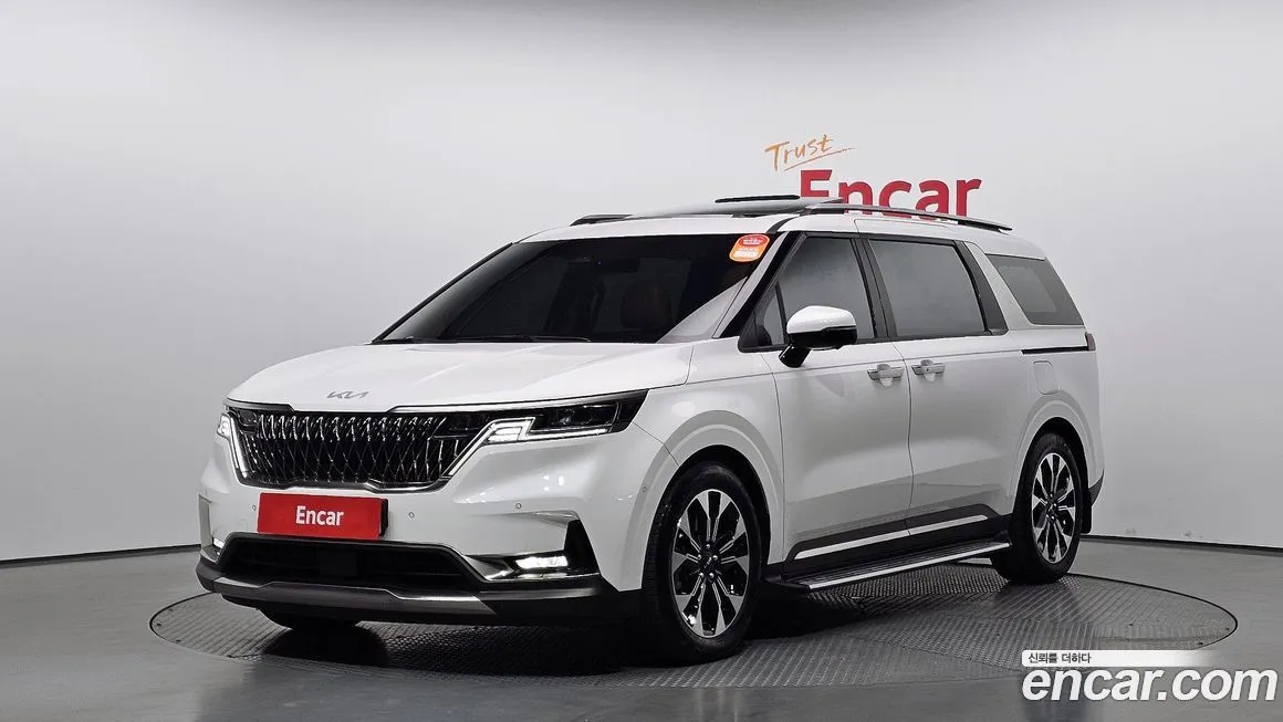 Kia Carnival — фото 1