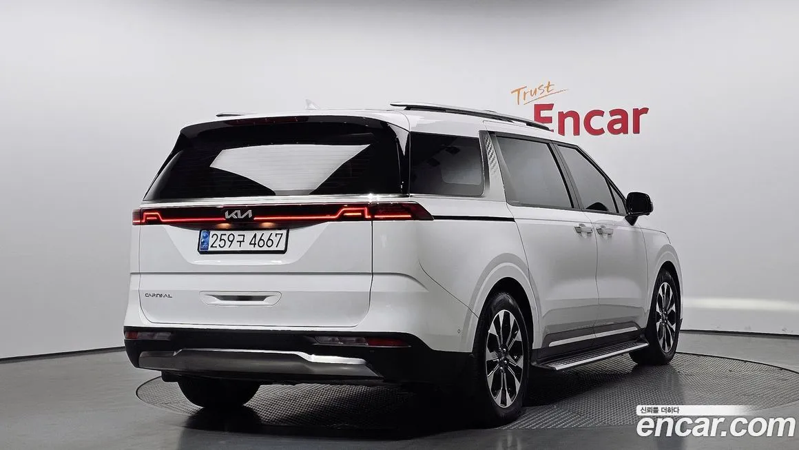 Kia Carnival — фото 3