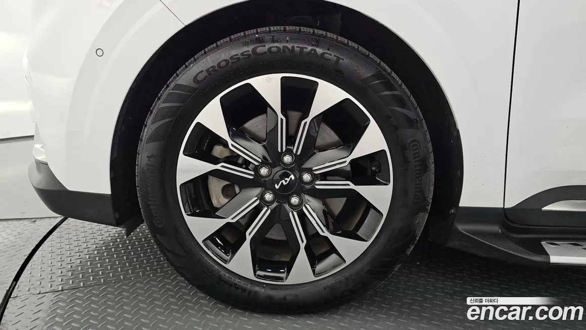 Kia Carnival — фото 10