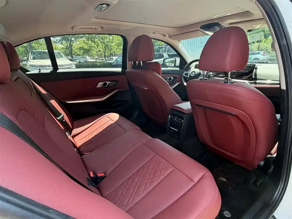 BMW 3 Series 2024 из CN, фото 3