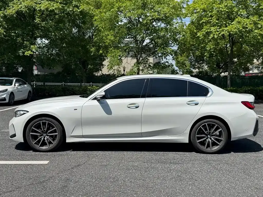 BMW 3 Series 2024 из CN, фото 10