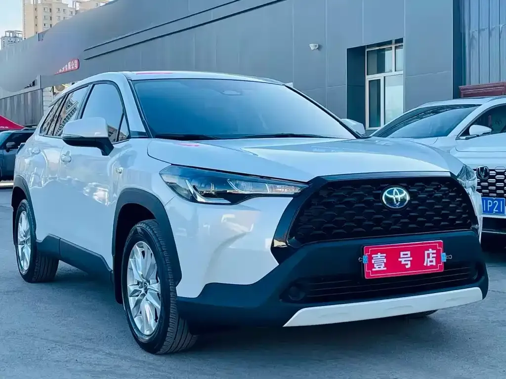 Toyota Corolla Cross — фото 8