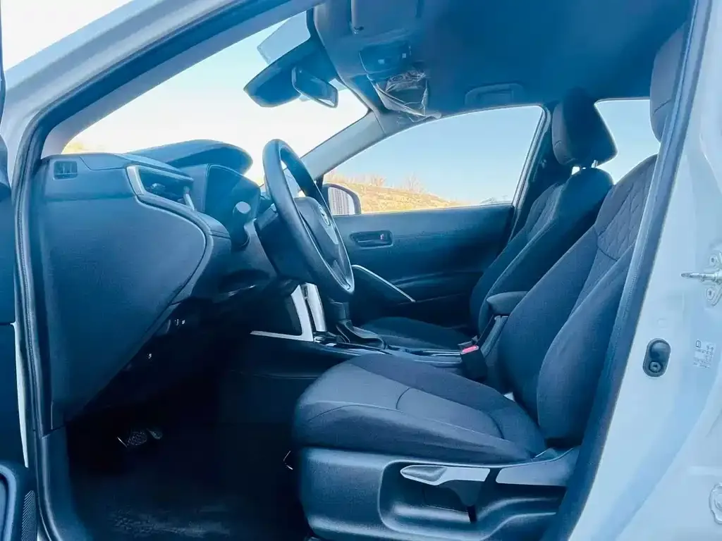Toyota Corolla Cross — фото 4