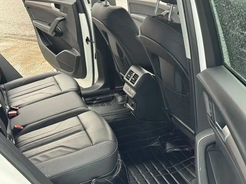 Audi Q5L 2021 из CN, фото 4