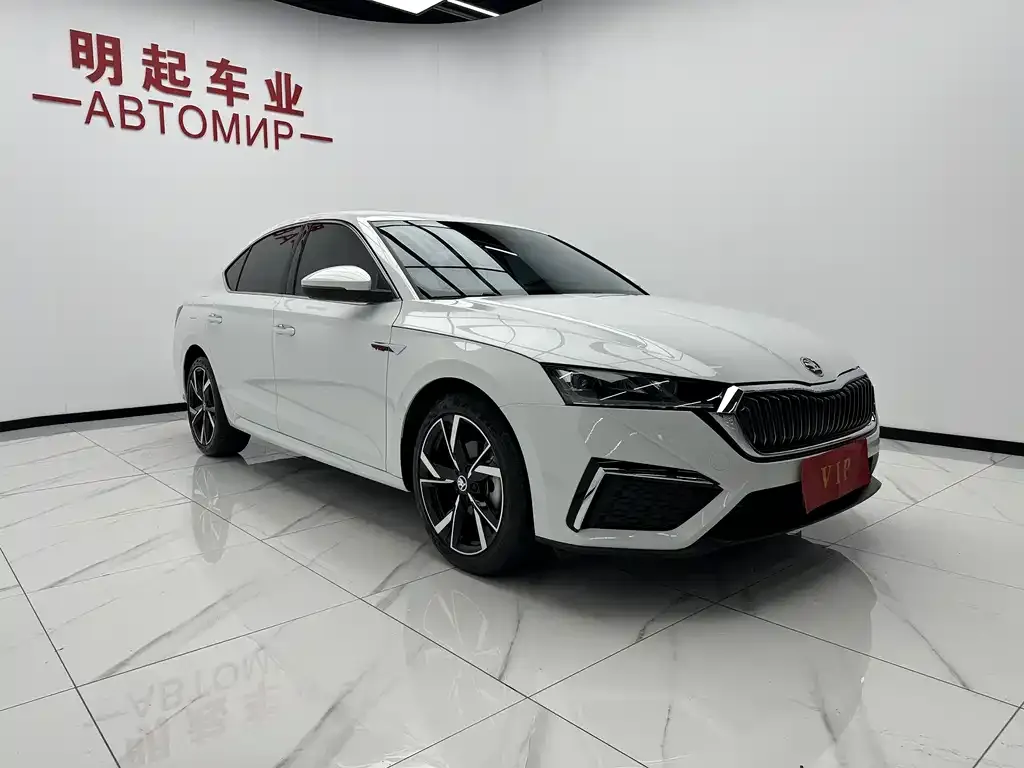 Skoda Octavia — фото 5