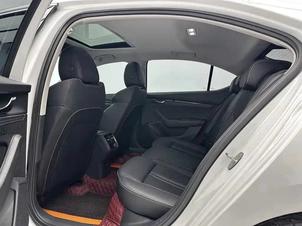 Skoda Octavia — фото 7