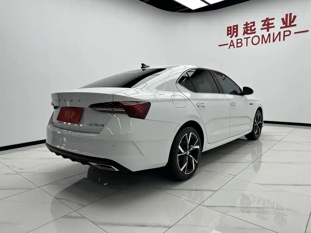 Skoda Octavia — фото 4