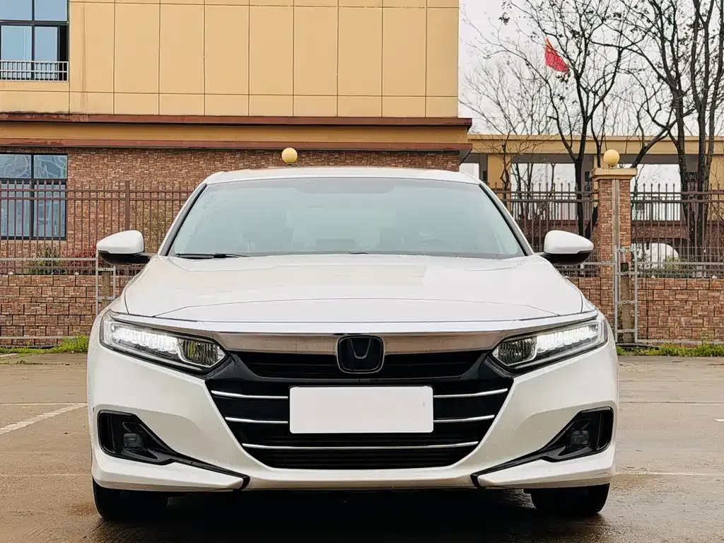 Honda Accord — фото 10