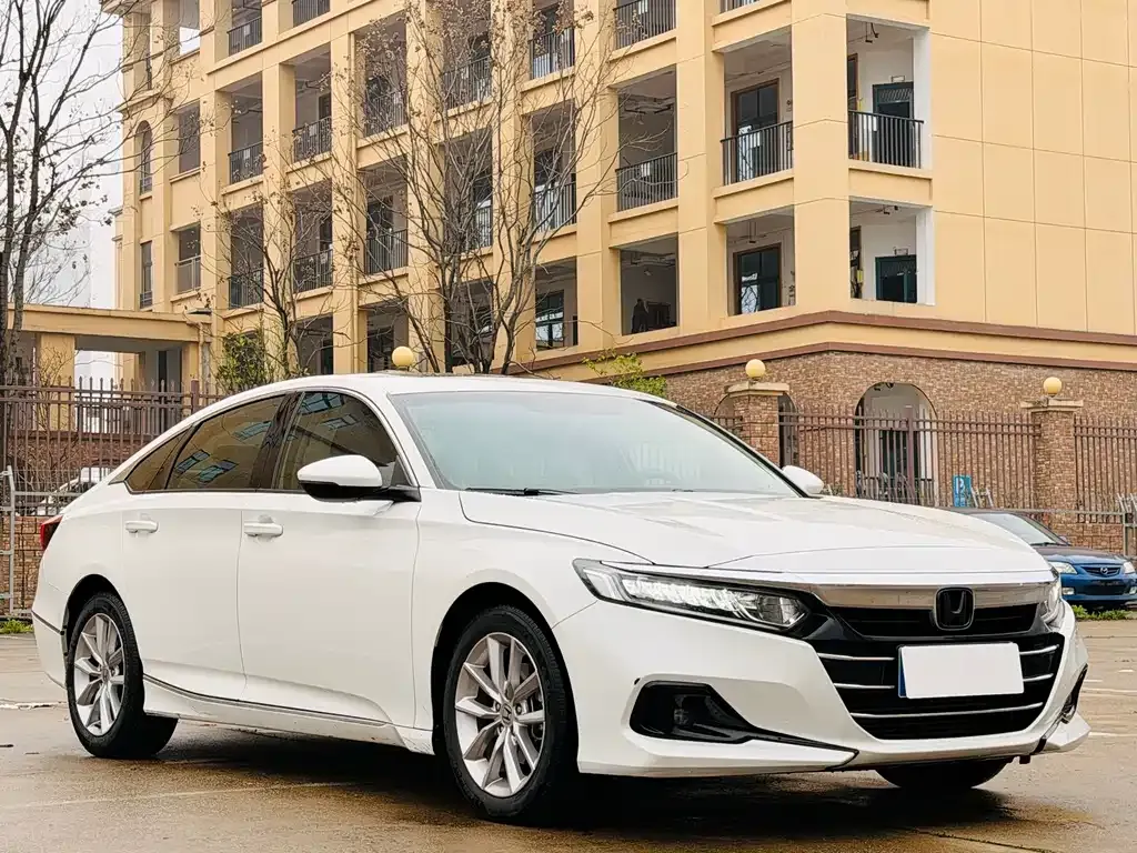 Honda Accord — фото 8