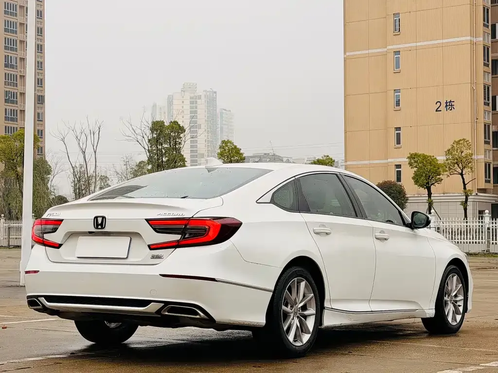 Honda Accord — фото 3