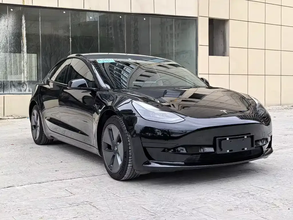Tesla Model 3 — фото 9