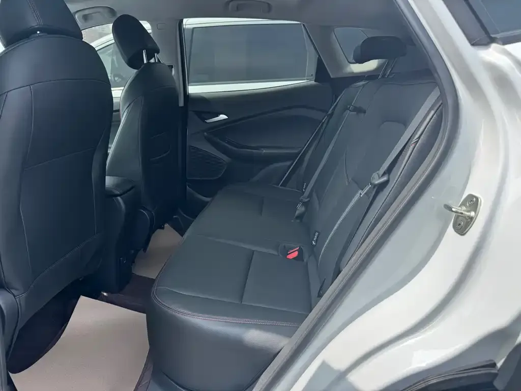 Chevrolet Trax 2023 из CN, фото 2