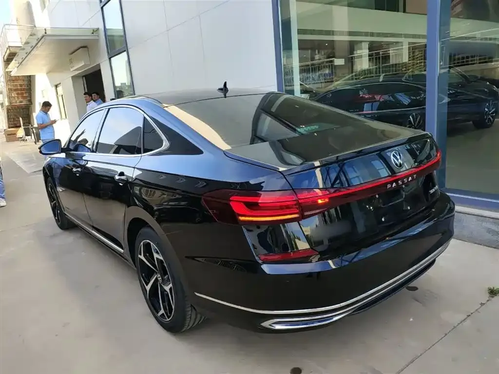 Volkswagen Passat — фото 3