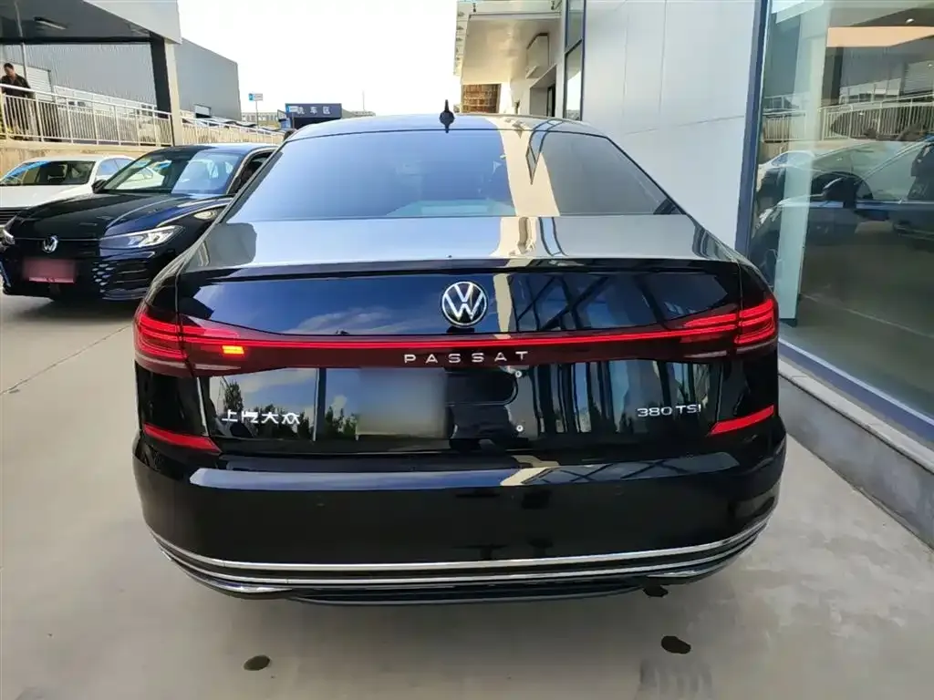 Volkswagen Passat — фото 8