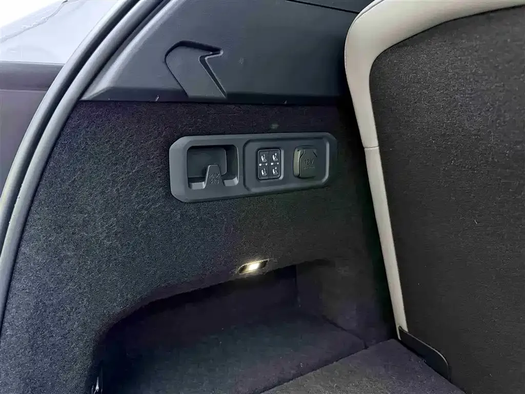 Lynk & Co 09 PHEV — фото 8