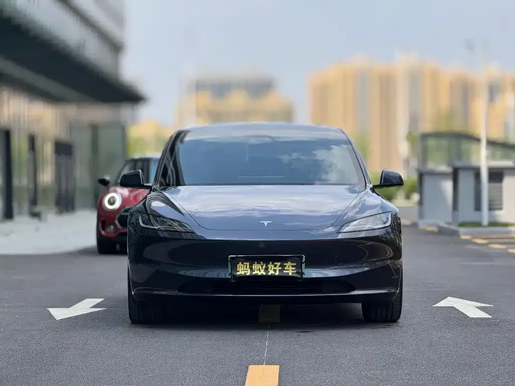 Tesla Model 3 — фото 6
