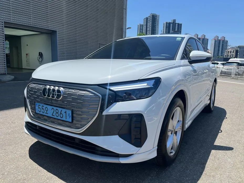 Audi Q4 e-tron 2023 из KR, фото 1