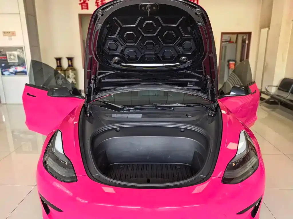 Tesla Model 3 — фото 7