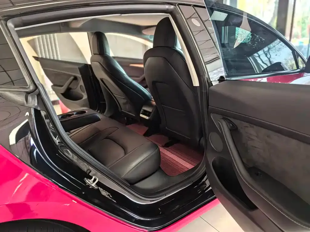 Tesla Model 3 — фото 3