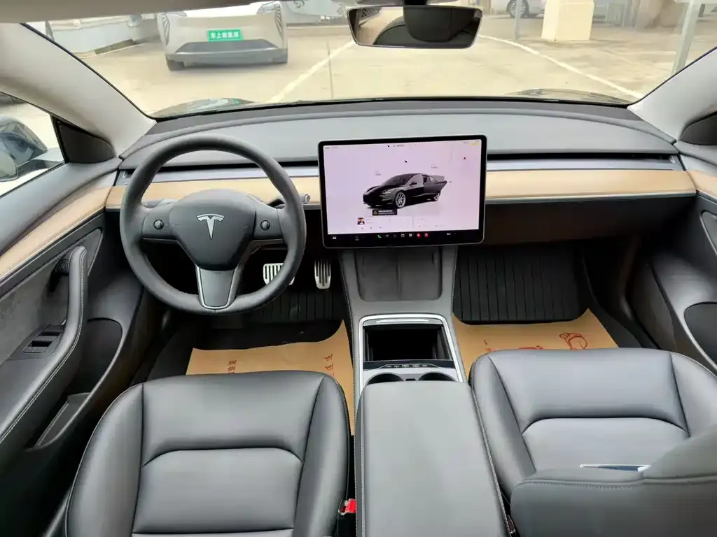 Tesla Model 3 — фото 4