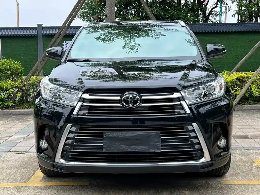 Toyota Highlander — фото 8