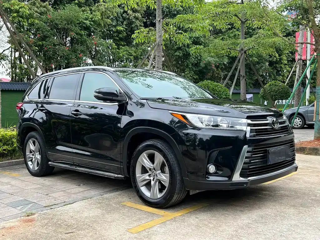 Toyota Highlander — фото 6