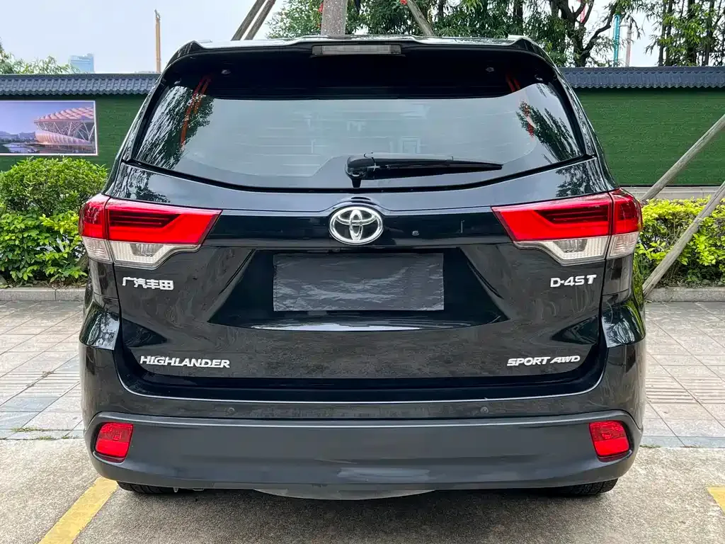 Toyota Highlander — фото 5
