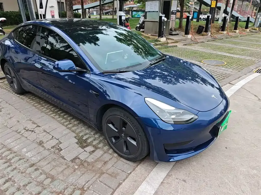 Tesla Model 3 — фото 9