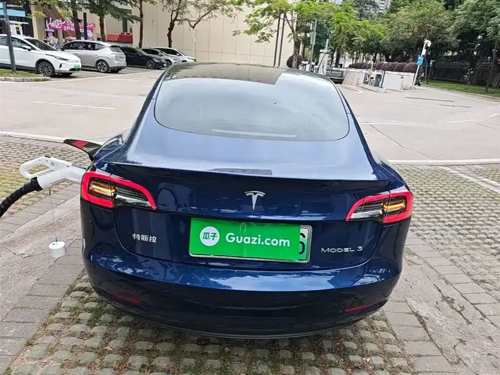 Tesla Model 3 — фото 7